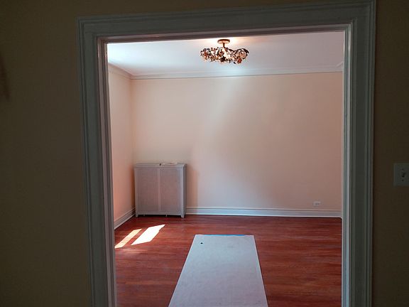 5th image of 6737 S Oglesby Ave