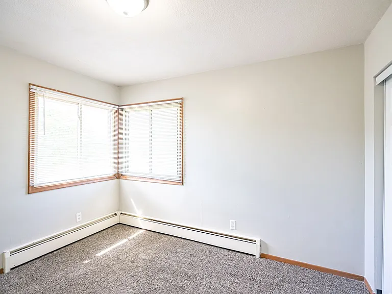 4055 Lyndale Ave N — Photo 8