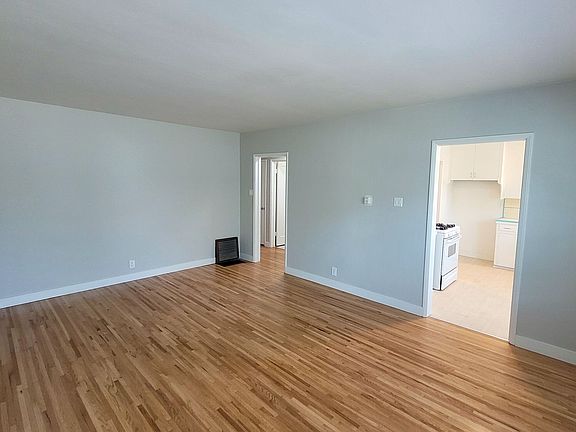 4th image of 6011-13 Newlin Ave #6011