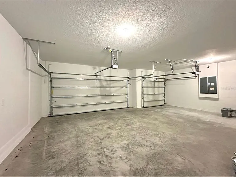 2122 Divot Dr — Photo 9