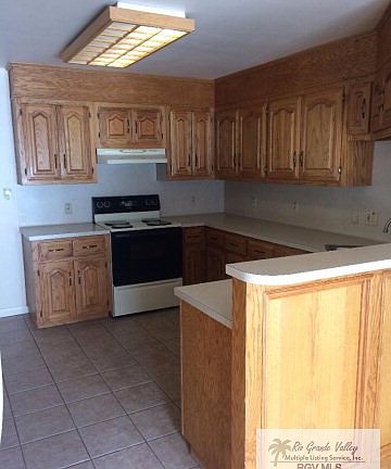 4th image of 802 E Dove Ave