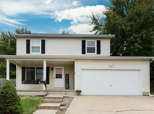 4 Haney Ct, Bloomington, IL 61701