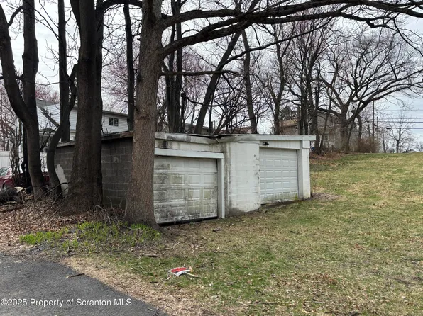 529 Spring St, Moosic, PA 18507