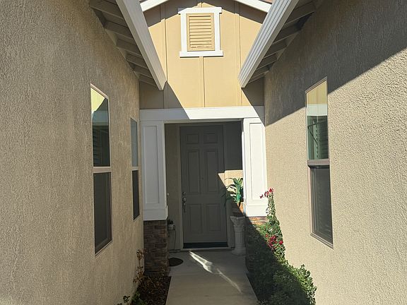5th image of 3041 Jaffrey St