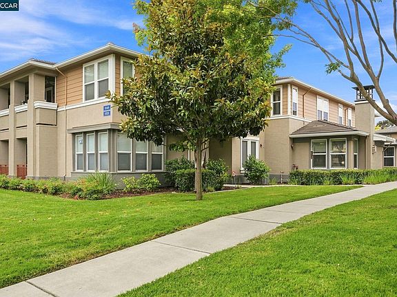 3rd image of 1149 Azuar Ave