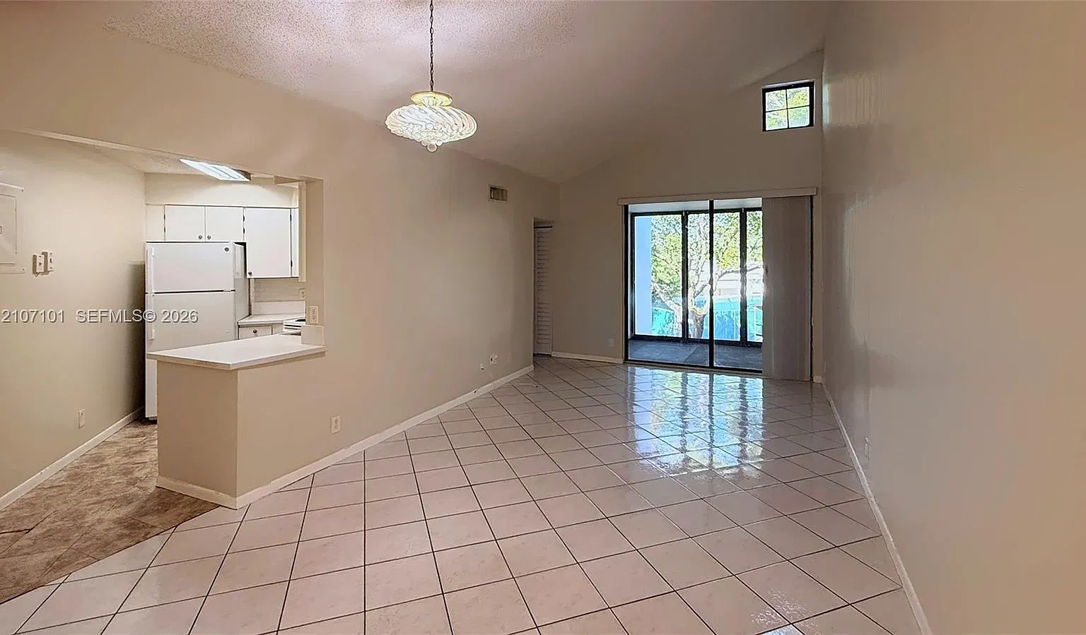 Lake Pointe Condominium N — Photo 1
