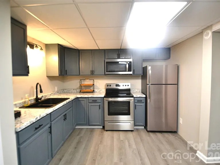 120 Cardinal Dr N — Photo 4