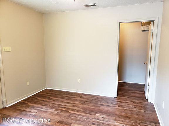5th image of 1015 Tucker St