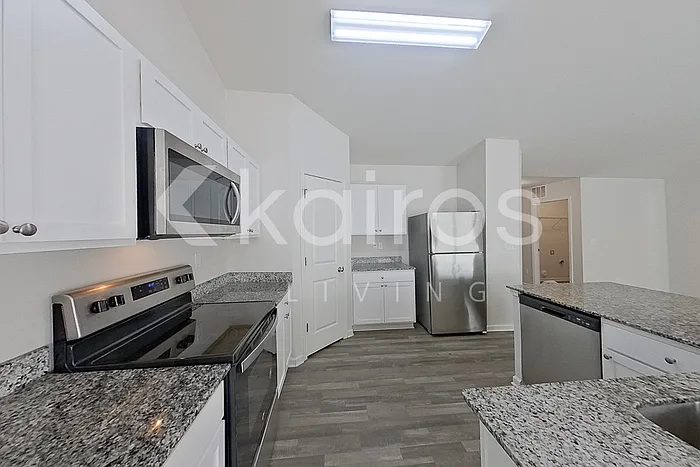 1699 Amberlight Cir — Photo 6