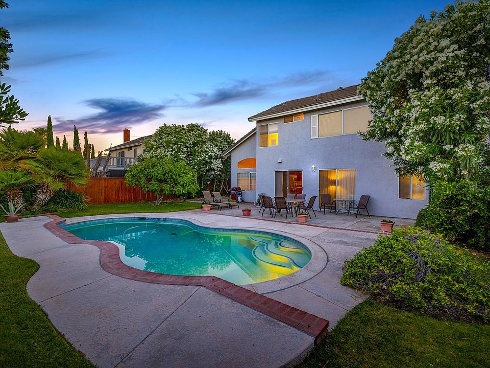 1st image of 2737 Willowbrook Ave