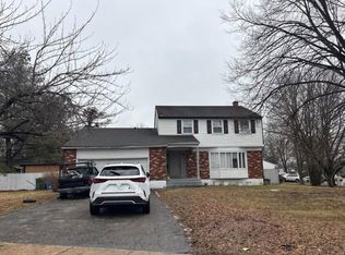 1968 Birchwood Park Dr N, Cherry Hill, NJ