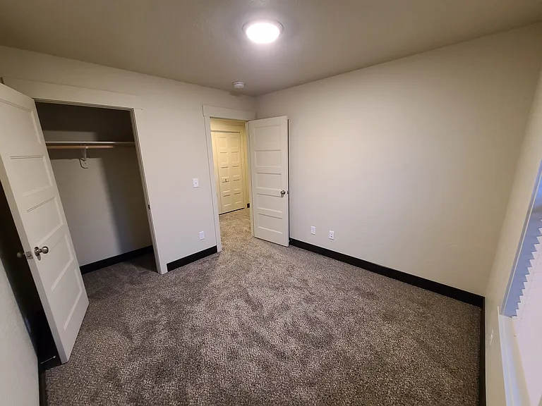 1227 Edwards Ln — Photo 24