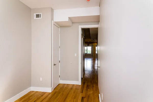 Rented by Nooklyn NYC LLC | media 18