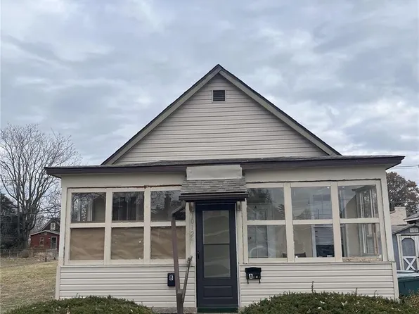 1012 Iowa St, Madison, IL 62060