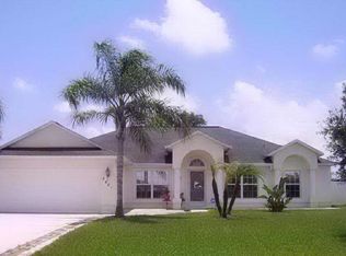 2601 Palm Lakes Ave, Fort Pierce, FL 34981