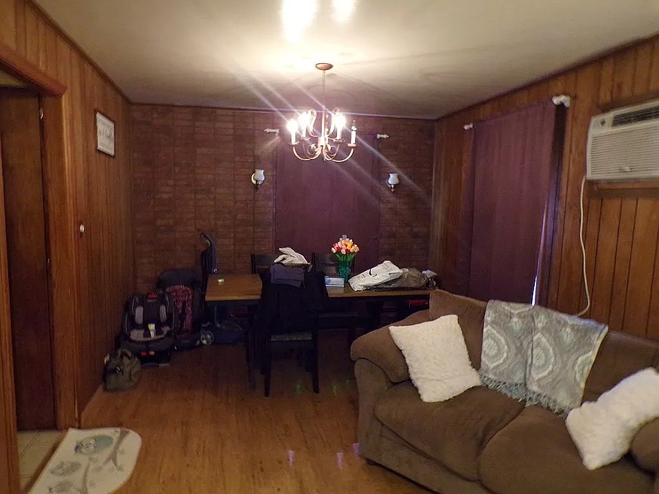 Living Room -- Dining