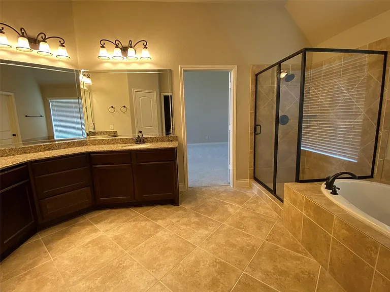 5922 Solara Ledge Ln — Photo 14