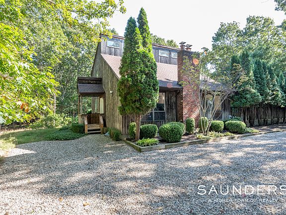 2nd image of 24 Bonac Wood Ln