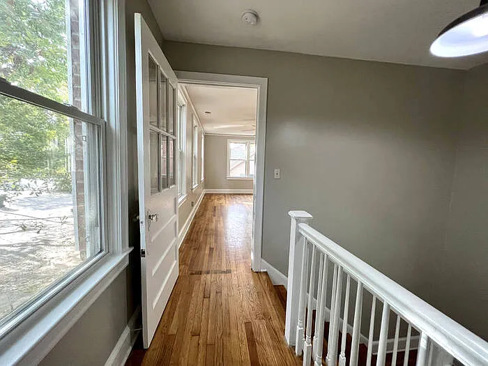 319 Howard St — Photo 8