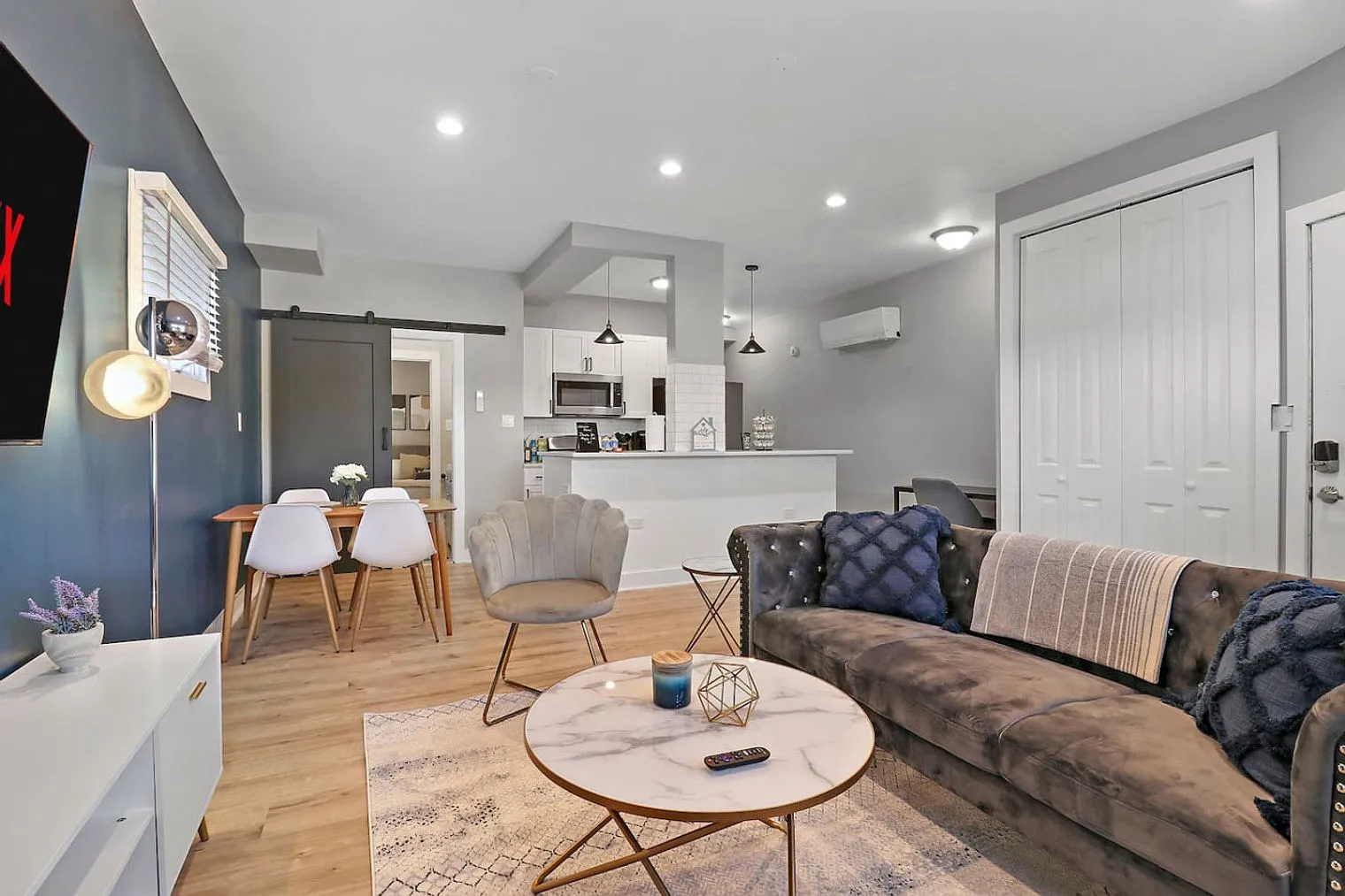 1 bed, 1.0 bath, $2,795 — Photo 2