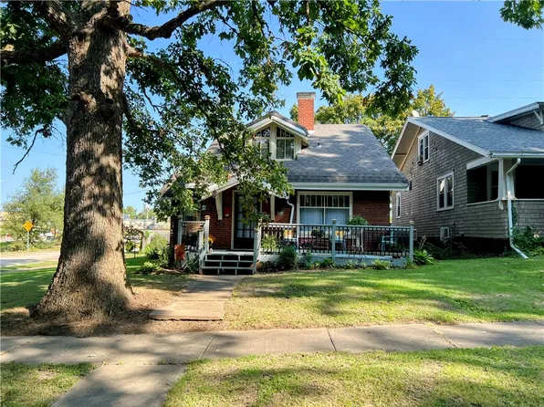 90 W Fairview Pl, Decatur, IL 62522