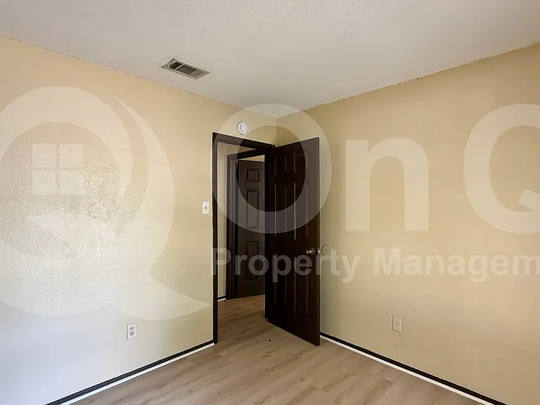 4906 Turnstone Dr — Photo 10