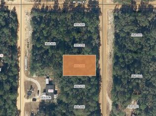 18 Selma Ave, Interlachen, FL 32148