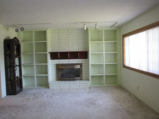 2nd image of 2114 Oakwood Dr