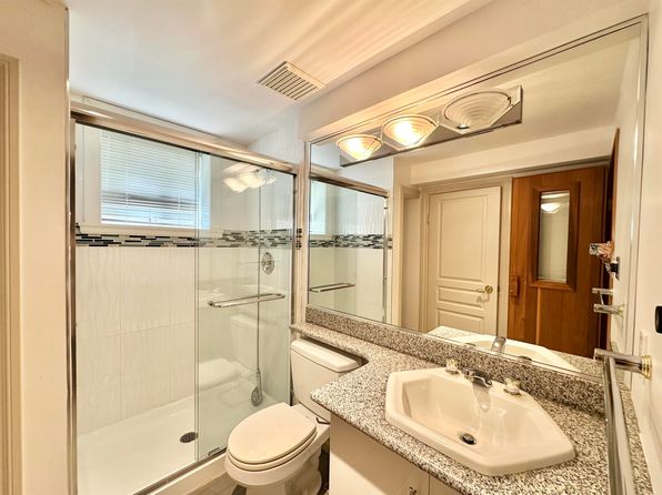 6 bedroom rental in Vancouver — photo 25