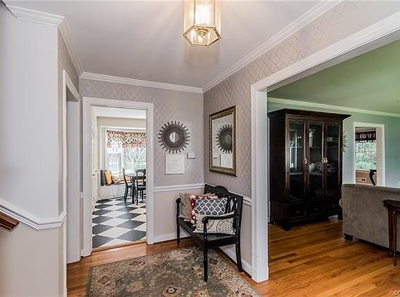 5th image of 8653 Riverwood Dr