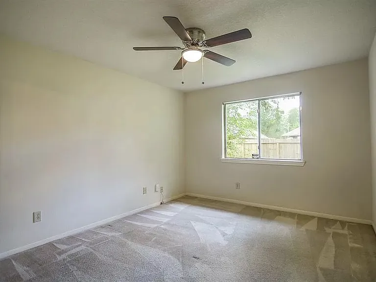8311 Berkely Ct — Photo 12