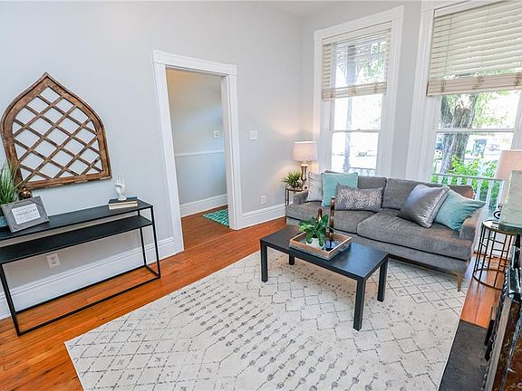 4th image of 15 W Morris St