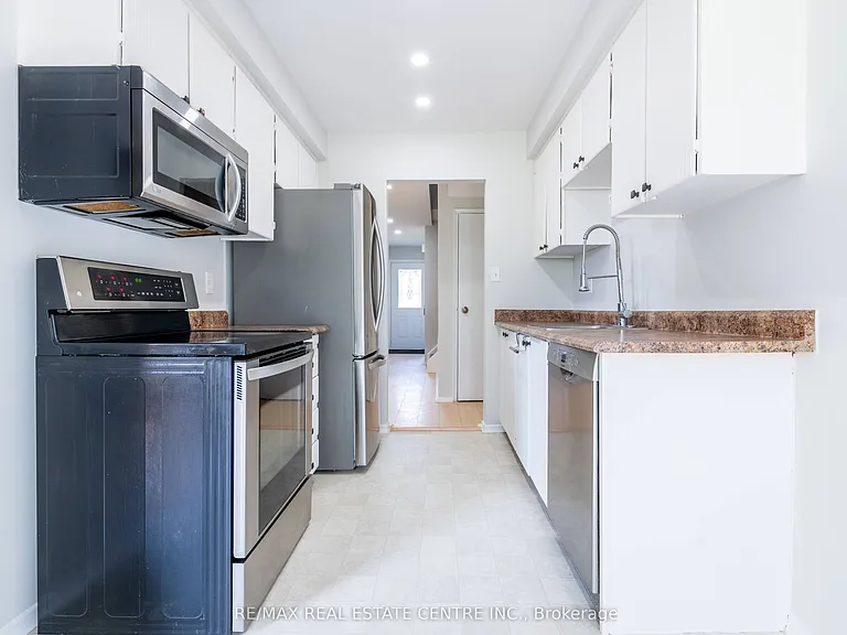 Trowbridge Dr — Photo 12