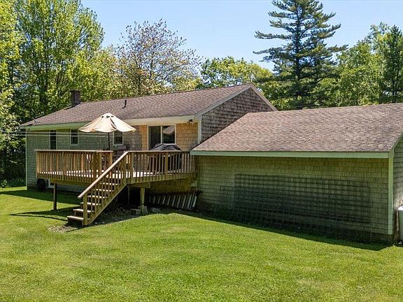 4th image of 131 Bayside W