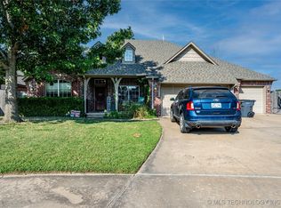 508 N Willow St, Jenks, OK 74037
