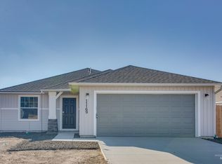1035 SW Sparrow Pl, Mountain Home, ID 83647