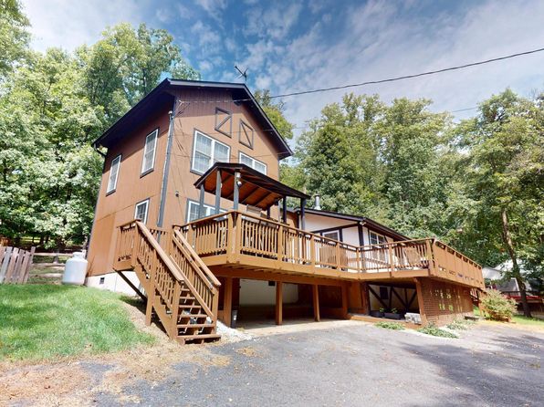 104 Laurel Ln