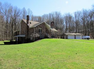 422 Hemlock Ln, Apollo, PA 15613