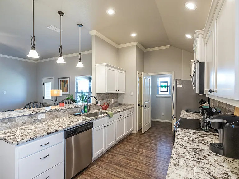 144 Carriage Hills Pkwy — Photo 6