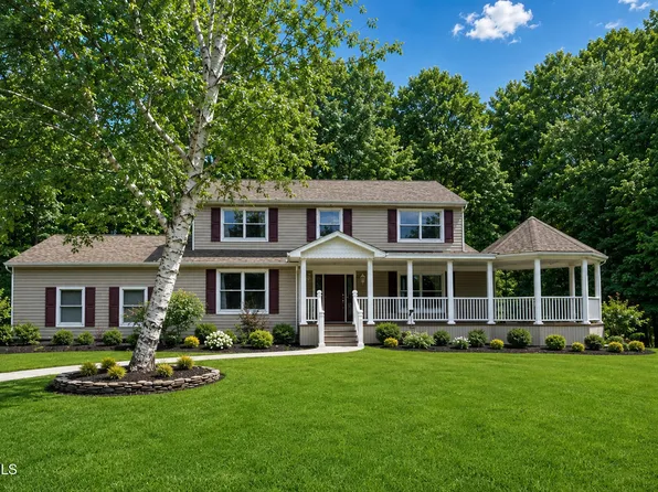 6 Bishops Court, Queensbury, NY 12804