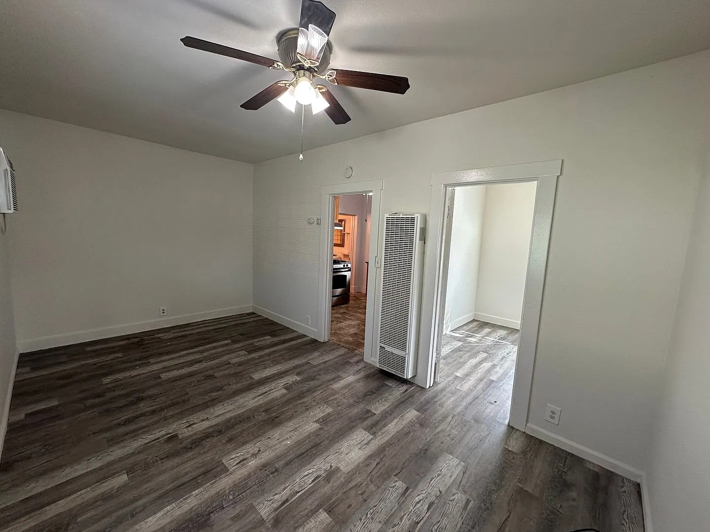 Cozy 1 Bed 1 Bath Home in Antioch — Photo 4