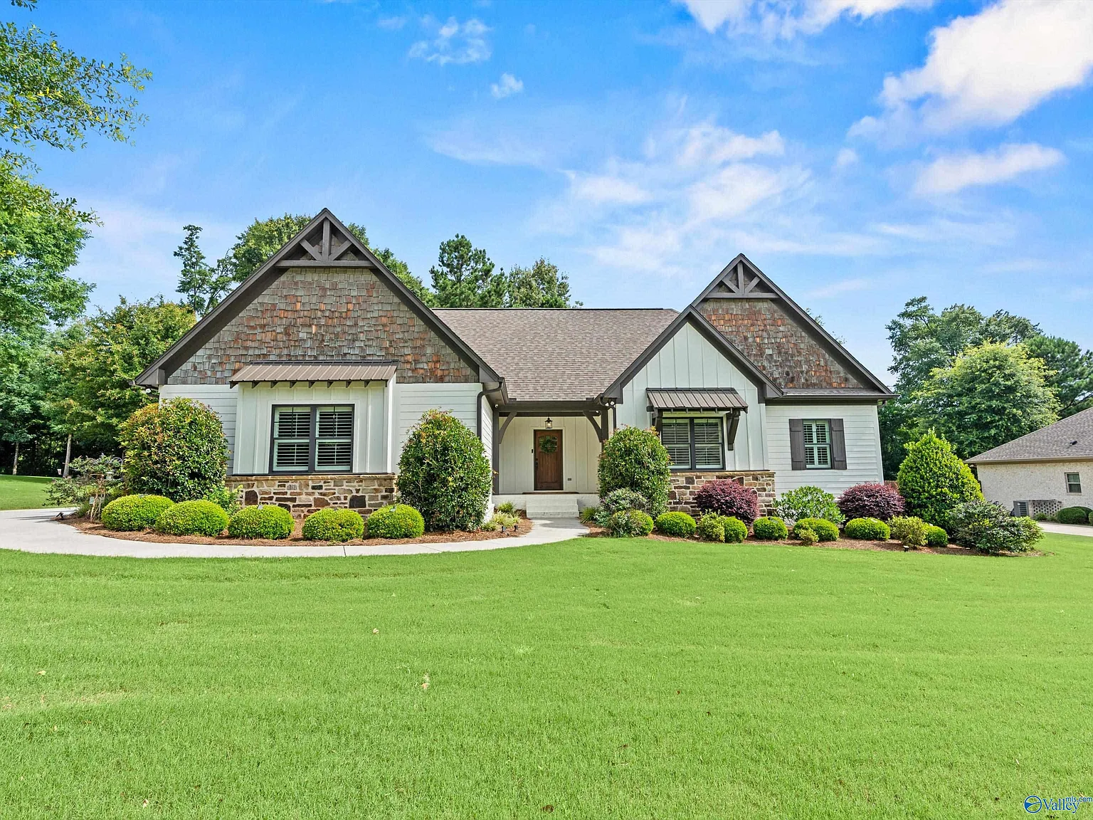 4 bed, 3.0 bath, 4003 sqft, $4,800 — Photo 4