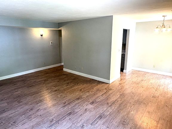 4th image of 4028 N Illinois Ave APT 8