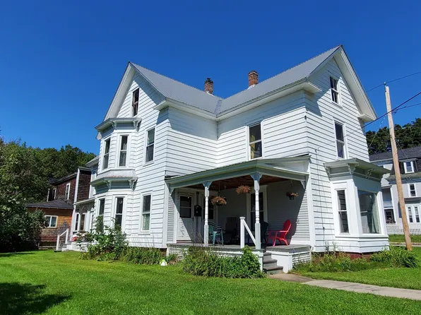 327 Cliff Street, St. Johnsbury, VT 05819