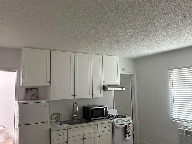 7744 Reseda Blvd #18 — Photo 1