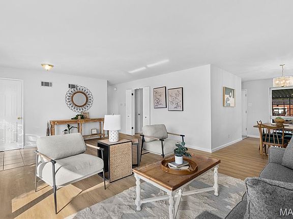4th image of 2616 Waltham Dr