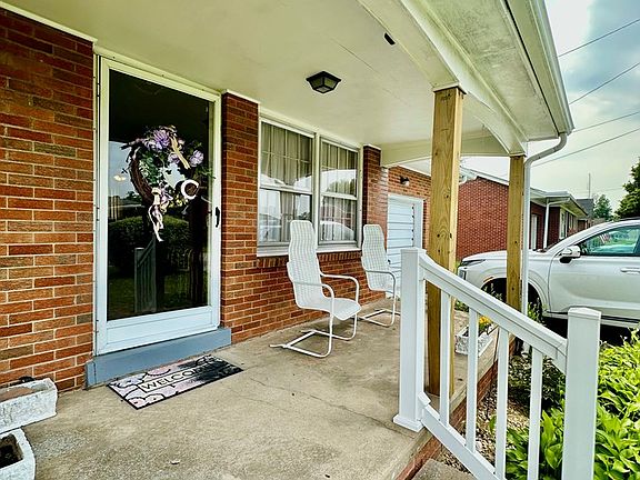 3rd image of 1323 Taylor St