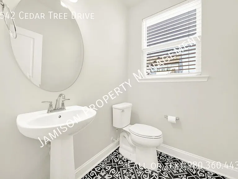 1542 Cedar Tree Dr — Photo 9