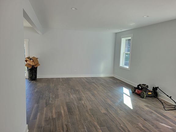 3rd image of 515 Fairlawn Dr