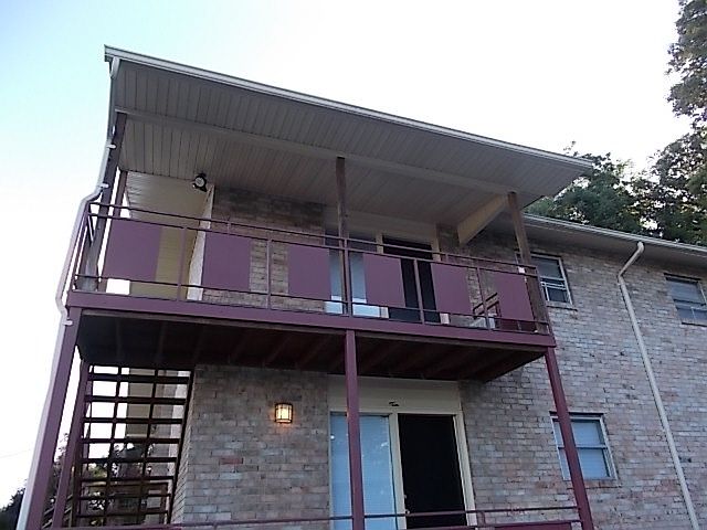1st image of 483 Barnett Dr